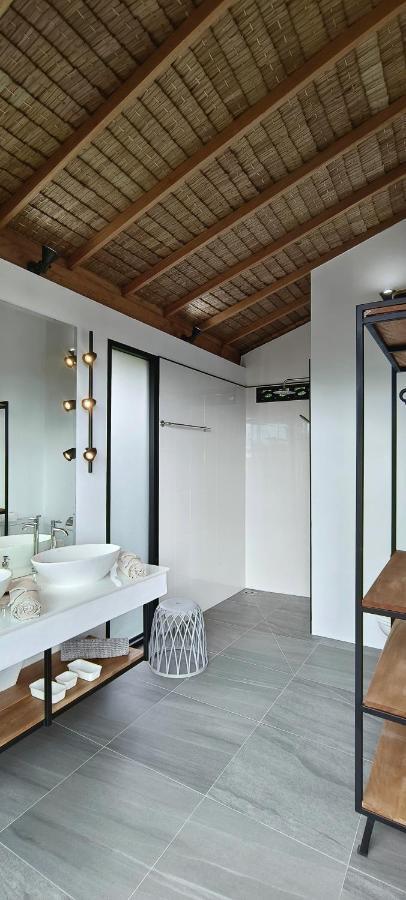 Villa On The Rock - 360 Bay View تونغ سالا المظهر الخارجي الصورة